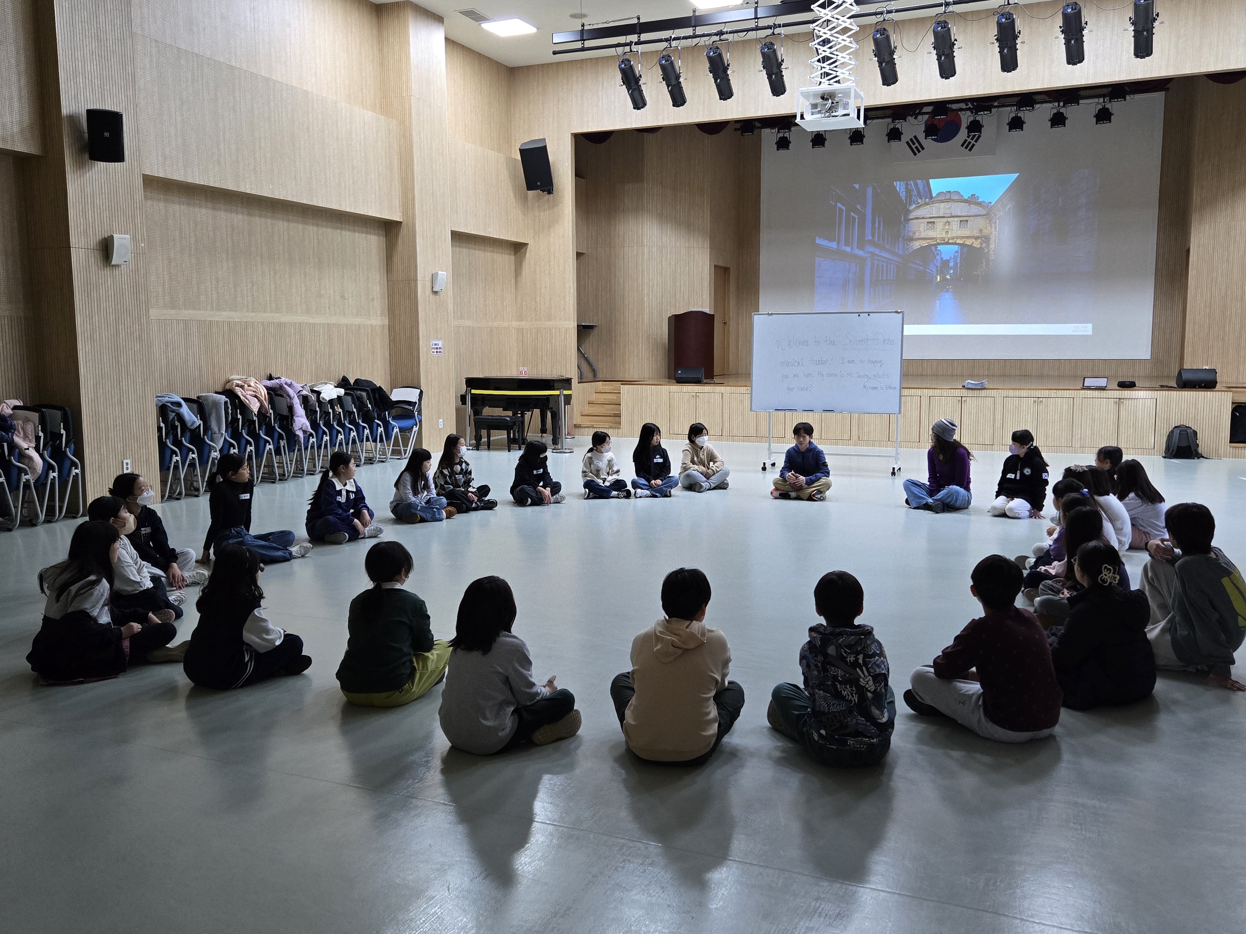 연수구는 지난 6일부터 연수구 국제언어체험센터에서 초등학생들을 대상으로 영어 뮤지컬 클래스 운영을 본격적으로 시작했다